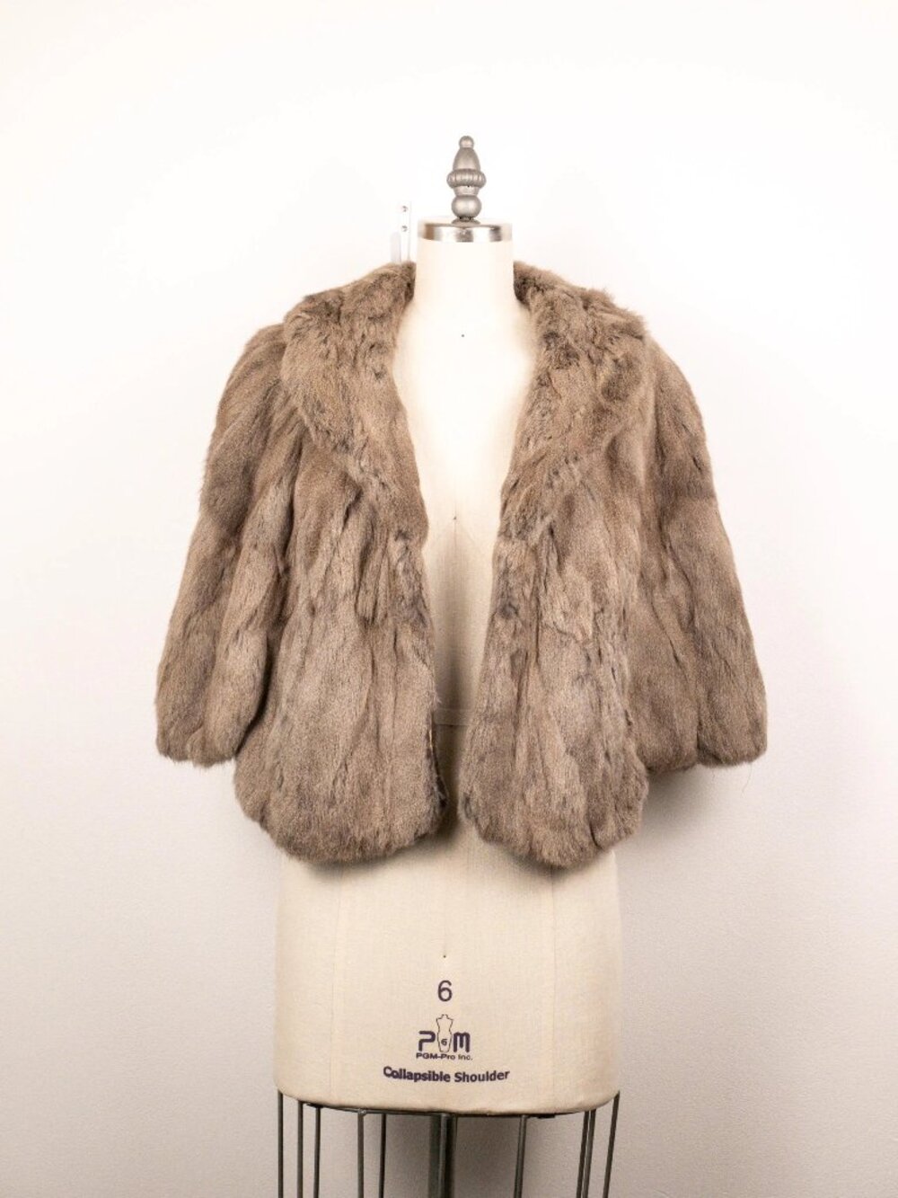 Vintage 1950s Women’s Taupe Mink Fur Shawl